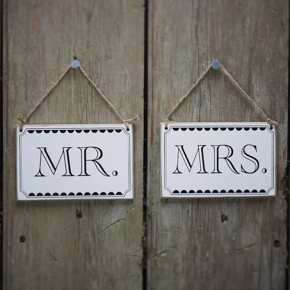 Ginger Ray Mrs Hanging Wedding Chair Signs with Twine, Vintage Affair